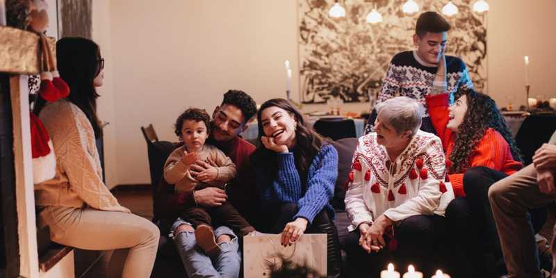Carolina Carvalho junta a família para gravar o mais recente spot de Natal da MCoutinho